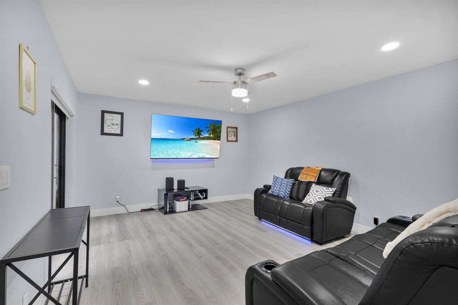 Residential in Lake Worth 4