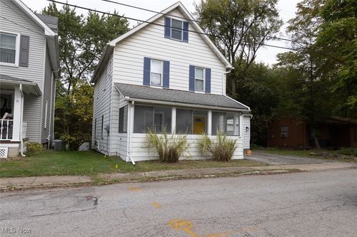 50 Walnut St, Hubbard, OH, 44425-1662 | Card Image