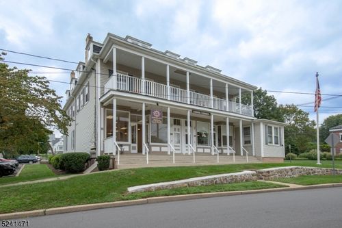 210 Main St, Gladstone, NJ, 07934-2056 | Card Image