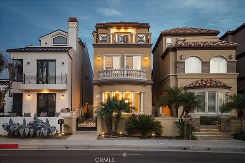 120 22nd St, Huntington Beach, CA, 92648 | Card Image