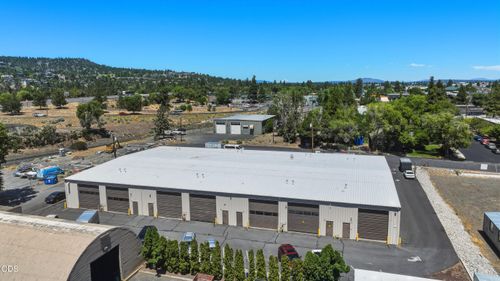 1560 Ne 1st St, Bend, OR, 97701-4277 | Card Image