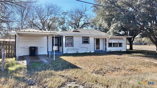 142 W 4th St, Yorktown, TX, 78164-5331 | Card Image