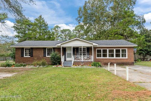 404 W Green St, Robersonville, NC, 27871-9546 | Card Image