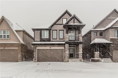 24 Valencia Ave, Kitchener, ON, N2R0R5 | Card Image