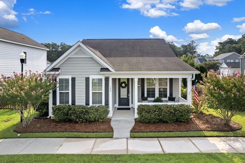 104 Starling St, Summerville, SC, 29483-8998 | Card Image