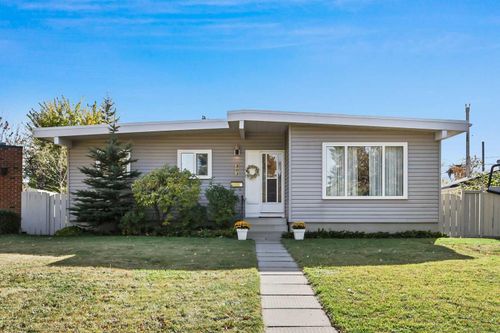 503 Murray Pl Ne, Calgary, AB, T2E5X9 | Card Image