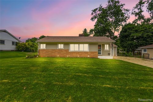 3403 Ardreth Dr, Waterford Twp, MI, 48329-3203 | Card Image