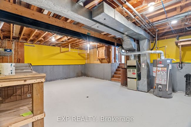 250 William St E, House other with 3 bedrooms, 2 bathrooms and 3 parking in Parkhill ON | Image 31