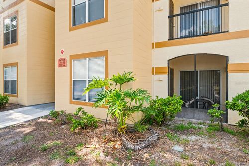 206-5618 Pinnacle Heights Cir, Tampa, FL, 33624-4015 | Card Image