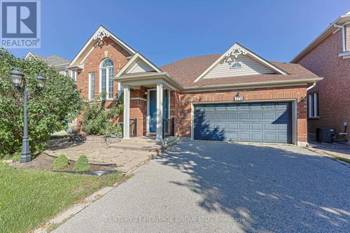 170 Alfred Smith Way, Newmarket, ON, L3X3C4 | Card Image