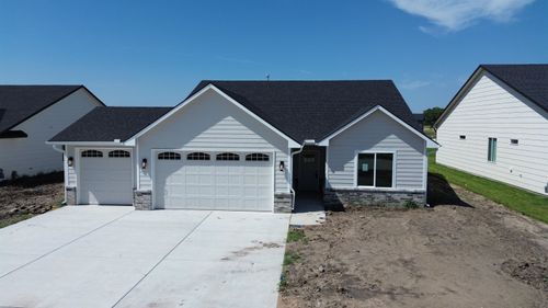 1610 E Appleton St, Valley Center, KS, 67147-4601 | Card Image