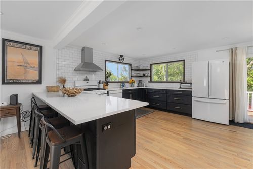 30 Lock Ln, Portsmouth, RI, 02871-5149 | Card Image