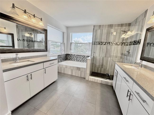 16515 Ruby Lk, House other with 4 bedrooms, 3 bathrooms and null parking in Weston FL | Image 28