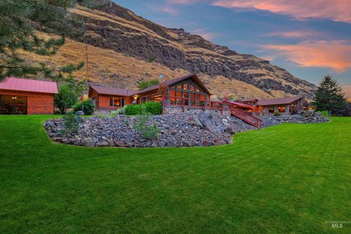 14286 Snake River Rd, Asotin, WA, 99402-9523 | Card Image