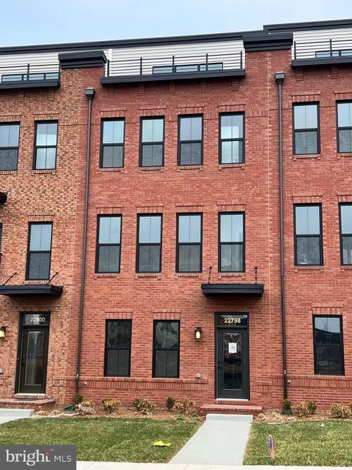 22798 Tawny Pine Sq, BRAMBLETON, VA, 20148 | Card Image