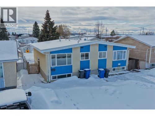 9021 102 Ave, Fort St John, BC, V1J2G4 | Card Image