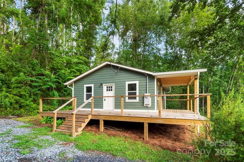 25 Lavenia Ln, Barnardsville, NC, 28709-8801 | Card Image