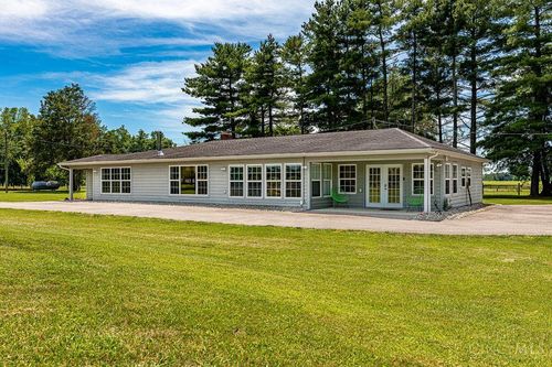 8404 Gustin Rider Rd, Blanchester, OH, 45107-9414 | Card Image