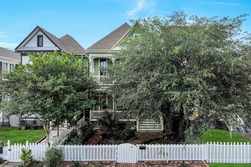 1512 Winnie St, Galveston, TX, 77550-4847 | Card Image