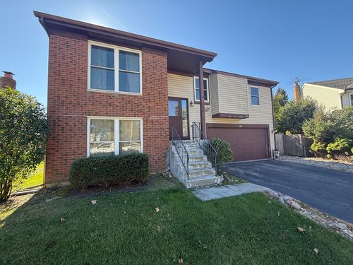 425 Beechwood Dr, Westmont, IL, 60559-2802 | Card Image