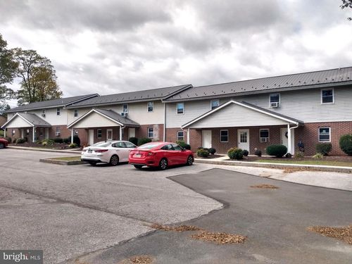 apt-5-861 Buchanan Trl E, GREENCASTLE, PA, 17225-9598 | Card Image