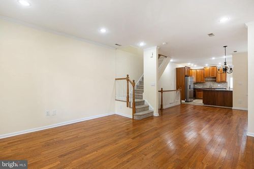 3987 Terrace St, PHILADELPHIA, PA, 19128-5233 | Card Image
