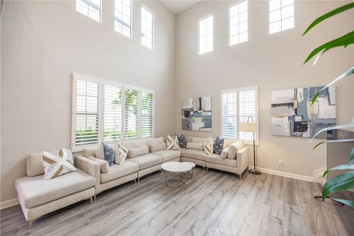114 Falcon, Irvine, CA, 92618 | Card Image