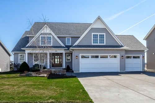 1007 S 8th St, Eldridge, IA, 52748-1579 | Card Image