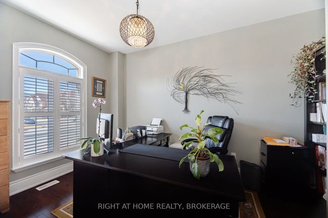 105 Royal Dr West, House other with 6 bedrooms, 5 bathrooms and 4 parking in Brampton ON | Image 7