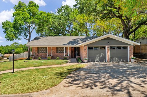 601 State St, Weatherford, TX, 76086-5743 | Card Image