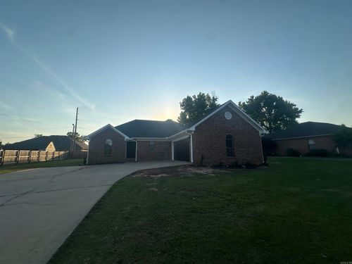 21 Crestwood Dr, Cabot, AR, 72023-2580 | Card Image