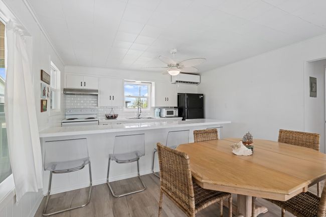 106 E Madison Ave, House other with 2 bedrooms, 2 bathrooms and null parking in Port O Connor TX | Image 9