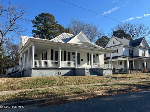 208 W College St, Mount Olive, NC, 28365-1622 | Card Image
