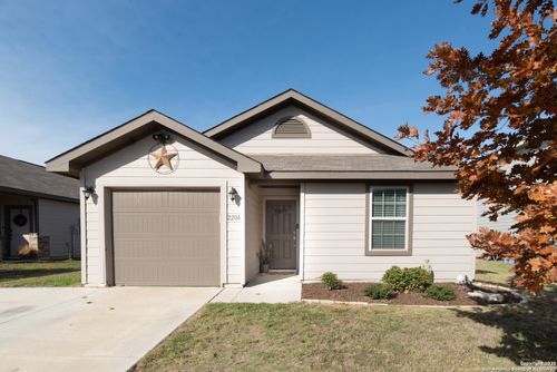 2204 Darst Dr, Seguin, TX, 78155-3515 | Card Image