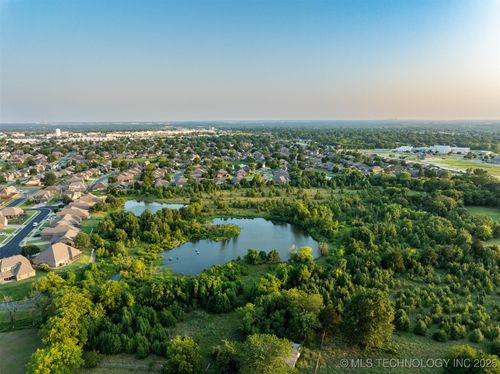 1 E 106th Pl N, Owasso, OK, 74055 | Card Image