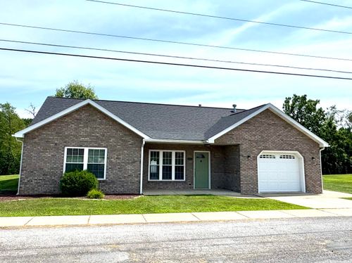 121 Columbus Dr, Punxsutawney, PA, 15767-1207 | Card Image