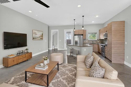 a-4707 Leslie Ave, Austin, TX, 78721-1417 | Card Image