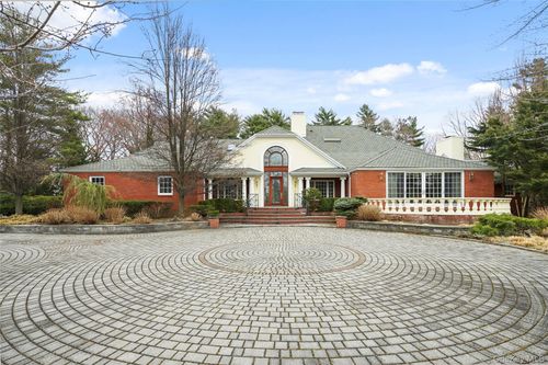 10 Hill Rd, Sands Point, NY, 11050-2614 | Card Image