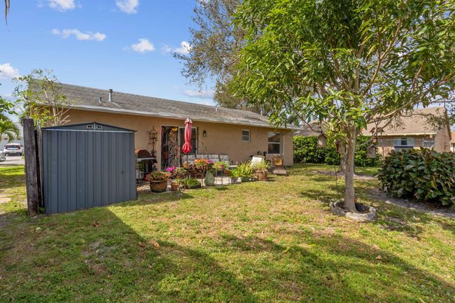 5182 Blueberry Hill Ave, House other with 2 bedrooms, 2 bathrooms and null parking in Lake Worth FL | Image 17