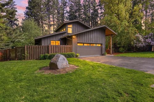 1925 E Rockwood Blvd, Spokane, WA, 99203-3850 | Card Image