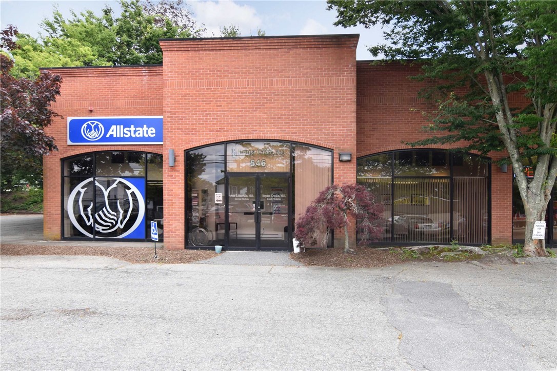 Commercial Lease in Tiverton