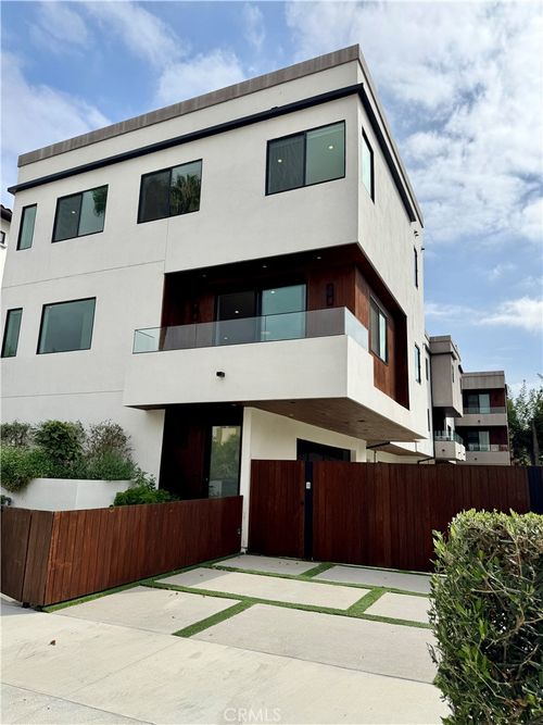 4336 N Serene Pl, Studio City, CA, 91604-1588 | Card Image