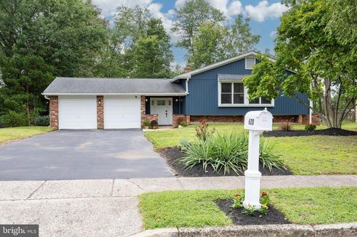 620 Mourning Dove Rd, Audubon, PA, 19403-1810 | Card Image