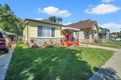 1582 Chandler Ave, Lincoln Park, MI, 48146-2106 | Card Image