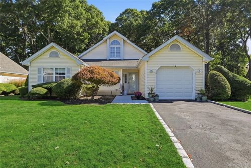 23 Saddlebrook Ct, Middle Island, NY, 11953-1937 | Card Image