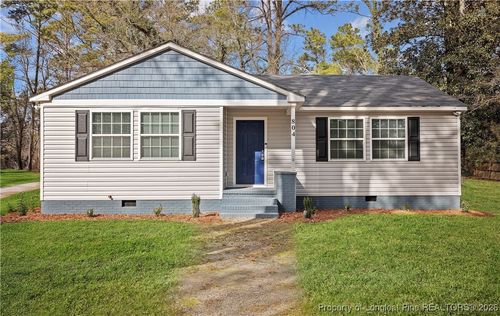 804 Porter Rd, Hope Mills, NC, 28348-8452 | Card Image