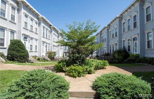 2321 Rutger St, Saint Louis, MO, 63104-2681 | Card Image