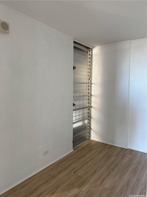 apt-505-1226 Alexander St, Honolulu, HI, 96826-1225 | Card Image