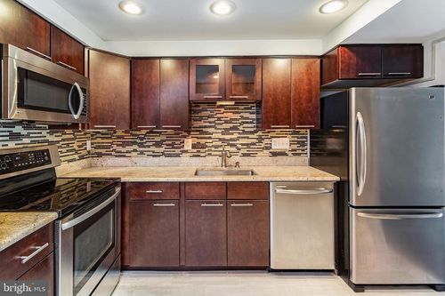 apt-210-7621 Tremayne Pl, MCLEAN, VA, 22102-7609 | Card Image