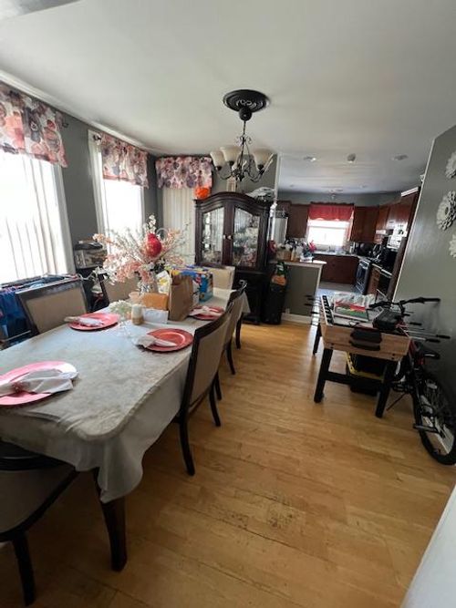 10211 85th Ave, Richmond Hill, NY, 11418-1116 | Card Image